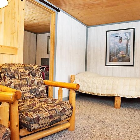 Hotel Spur Of The Moment Ranch Mountain Exterior foto