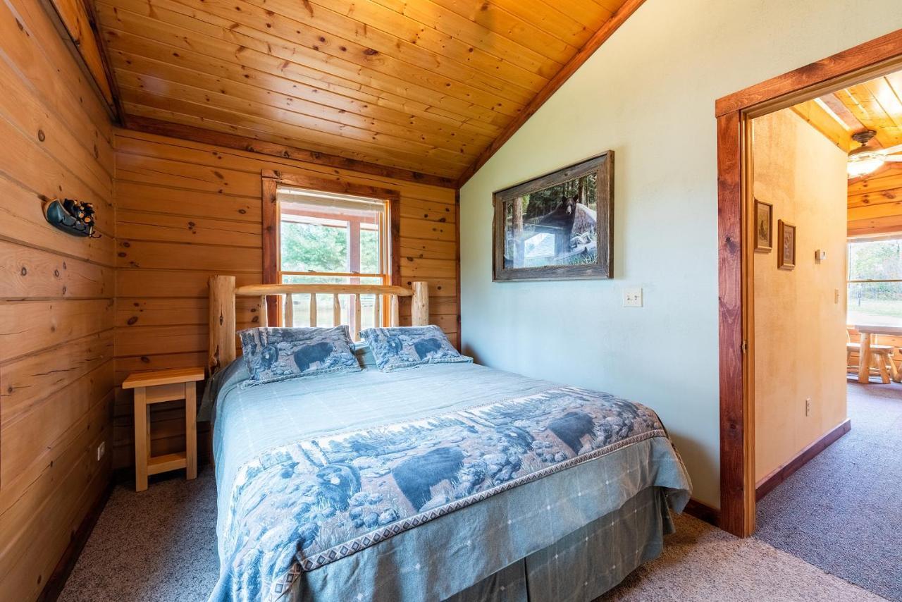 Hotel Spur Of The Moment Ranch Mountain Exterior foto