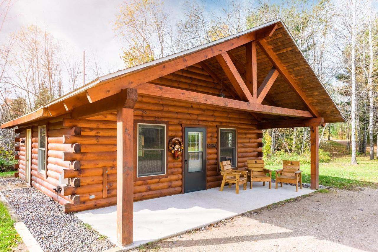 Hotel Spur Of The Moment Ranch Mountain Exterior foto