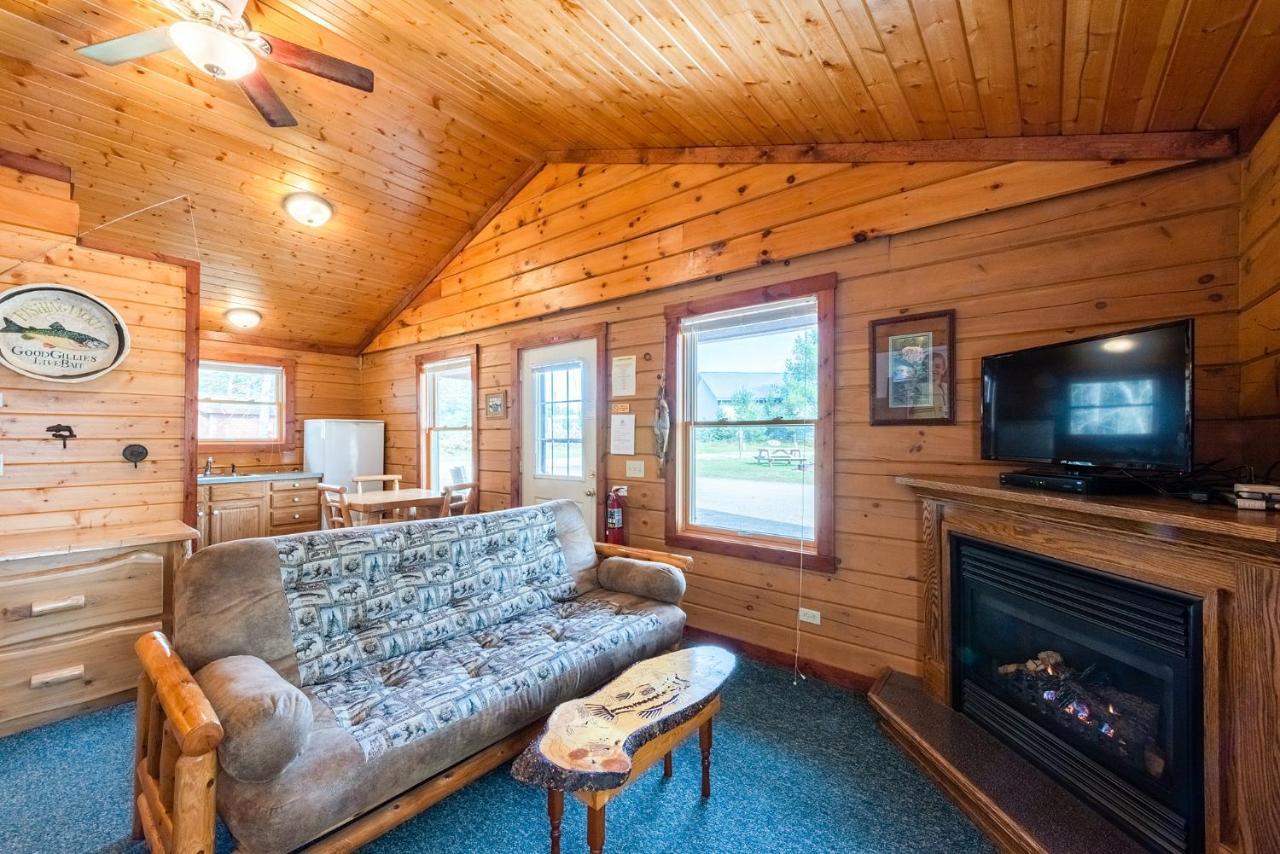 Hotel Spur Of The Moment Ranch Mountain Exterior foto