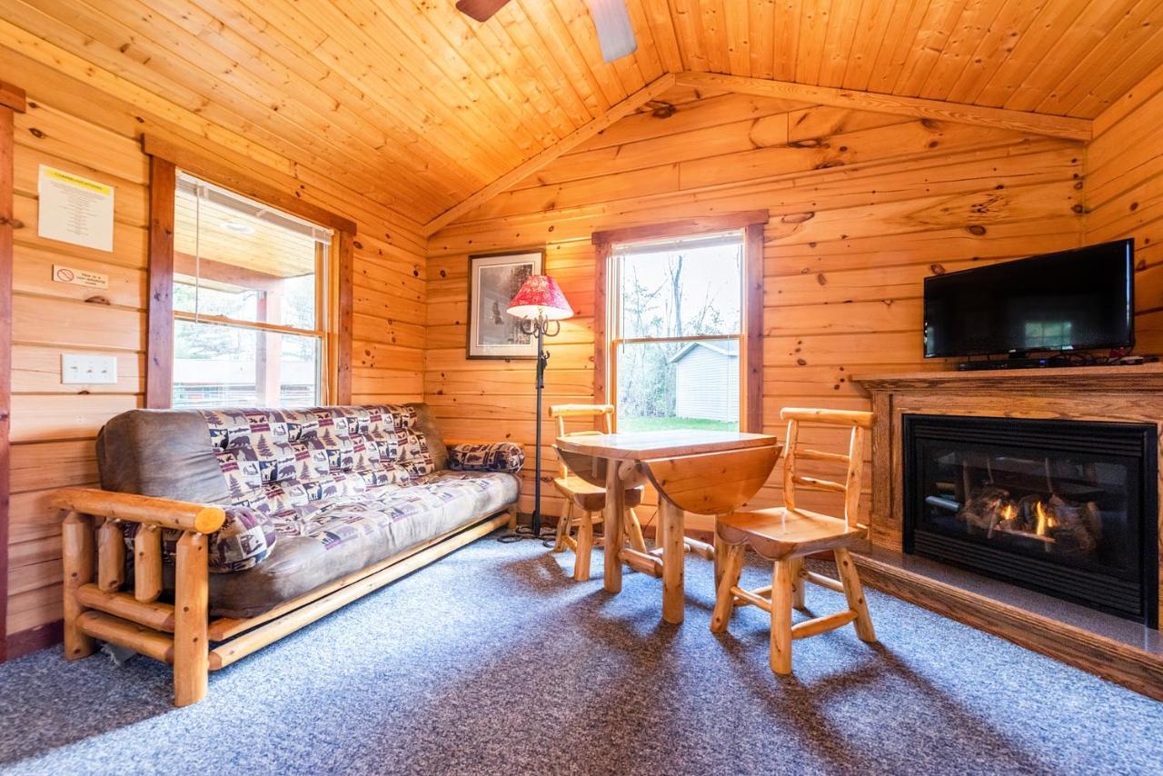 Hotel Spur Of The Moment Ranch Mountain Exterior foto